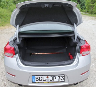 Chevrolet Malibu-1.jep.JPG (107.11 KiB) Zobrazeno 9927 x Malibu