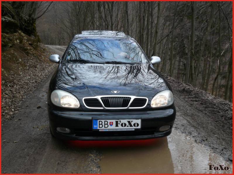 VT Cerveny neonLanos.jpg